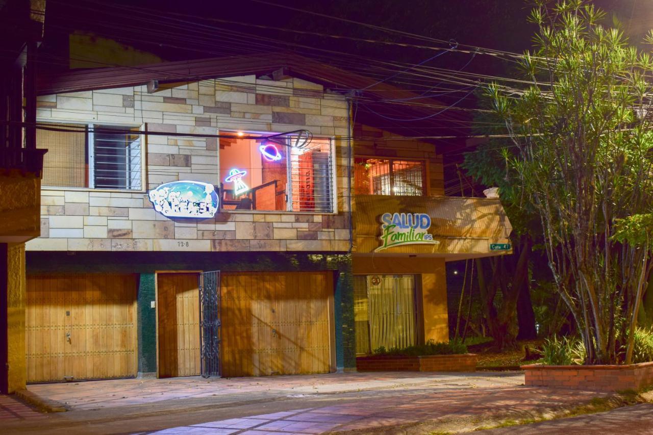 Area 51 Hostel Medellín Exterior foto